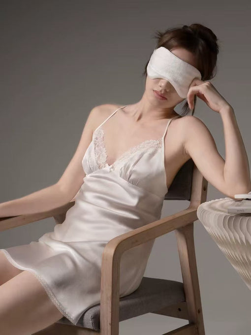 How Silk Helps Dry, Irritated Skin in Winter