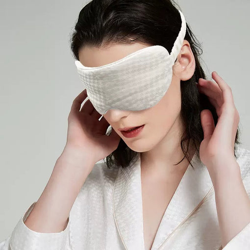 Silk Pyjamas and Perimenopause Night Sweats: Does It Actually Help?
