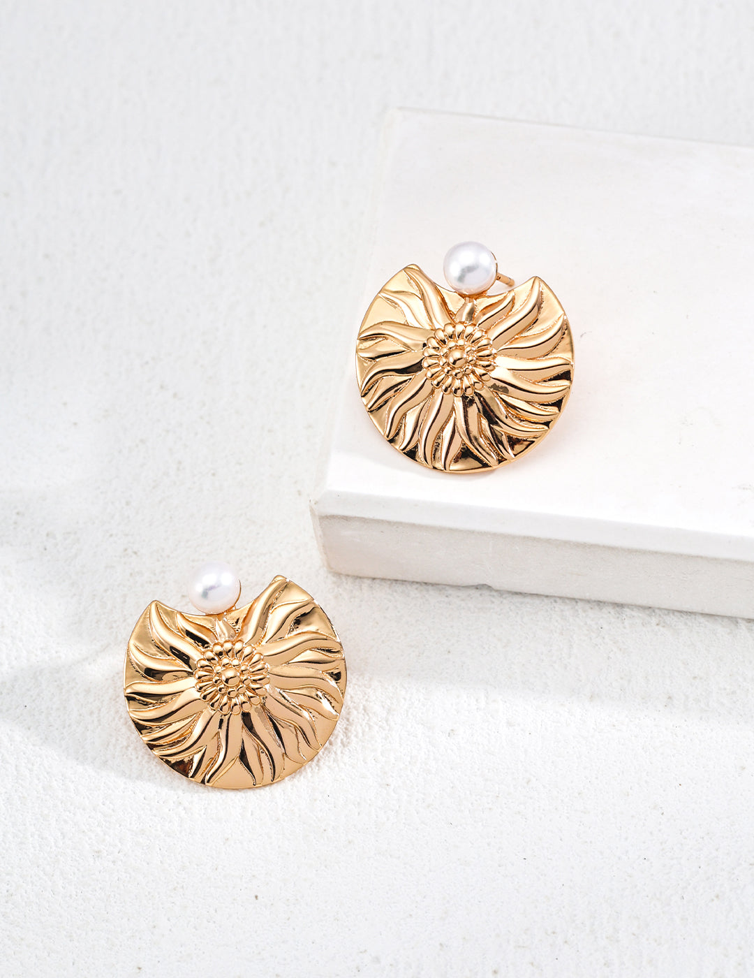Gold Muse Pearl Earrings