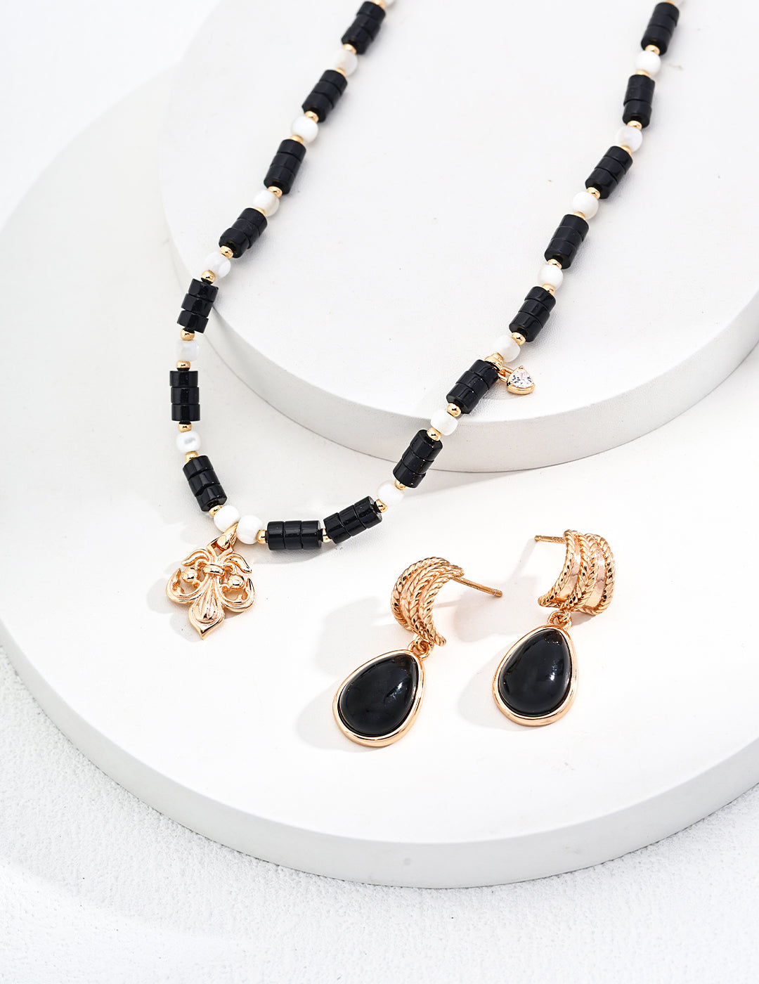 Classic Agate Cameo Drop Earrings