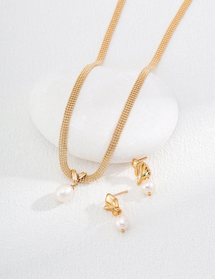 Timeless Pearl Essence Necklace